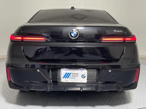 2024 BMW 740 i