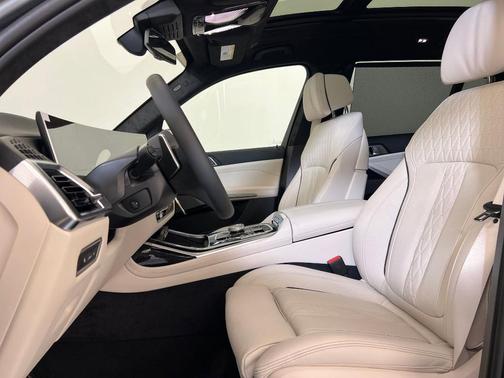2026 BMW X7 M60i
