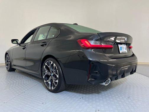 2025 BMW 330 i xDrive