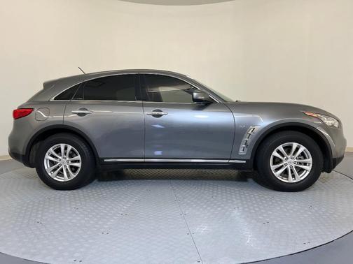 2017 INFINITI QX70 Base