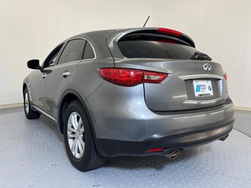 2017 INFINITI QX70 Base