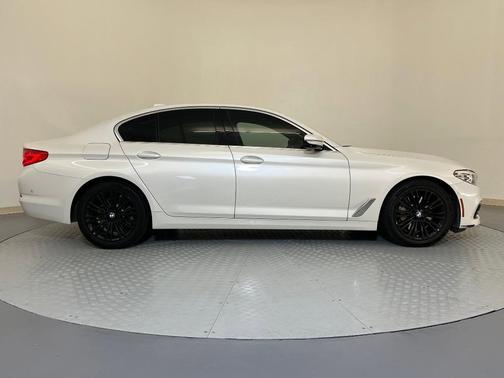2019 BMW 530 i
