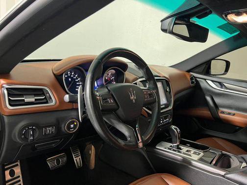 2016 Maserati Ghibli Base