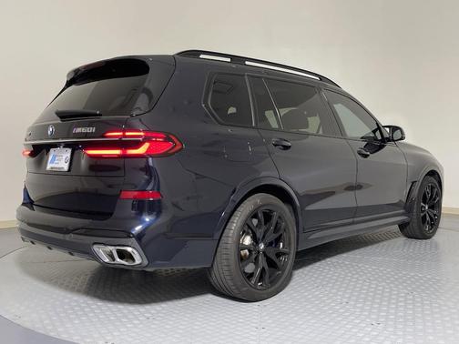 2025 BMW X7 M60i