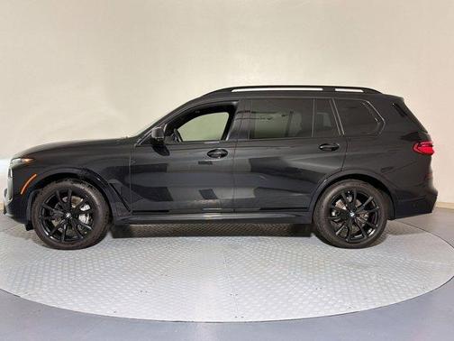 Black Sapphire Metallic 2025 BMW X7 xDrive40i