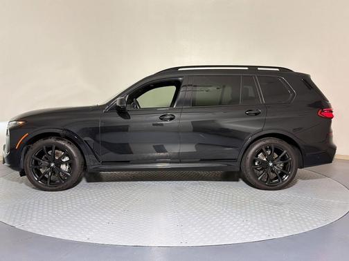 Black Sapphire Metallic 2025 BMW X7 xDrive40i