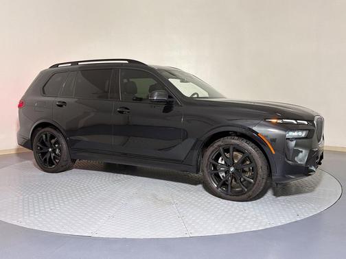 Black Sapphire Metallic 2025 BMW X7 xDrive40i