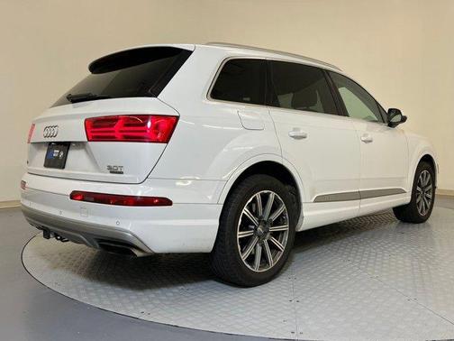 2017 Audi Q7 3.0T Prestige