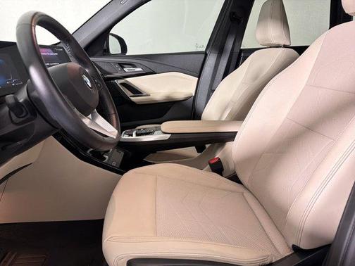 Mineral White Metallic 2023 BMW X1 xDrive28i