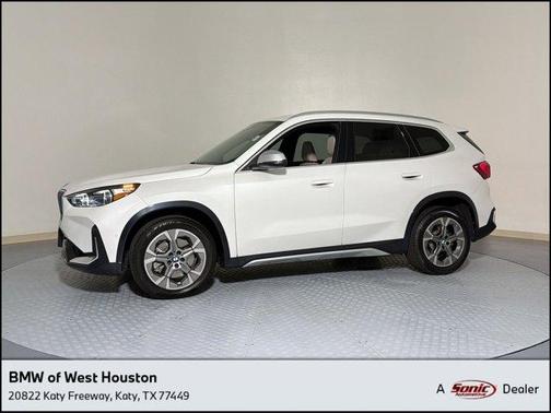 Mineral White Metallic 2023 BMW X1 xDrive28i