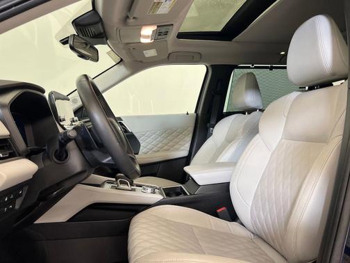 2023 Mitsubishi Outlander PHEV 40th Anniversary