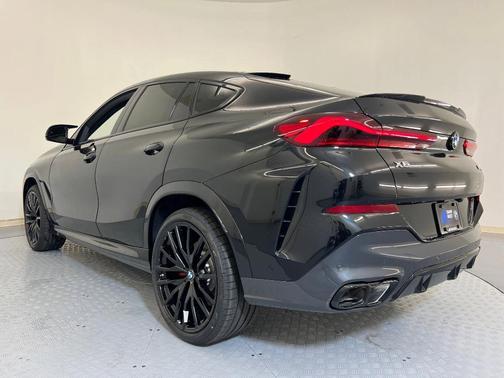 2026 BMW X6 M60i