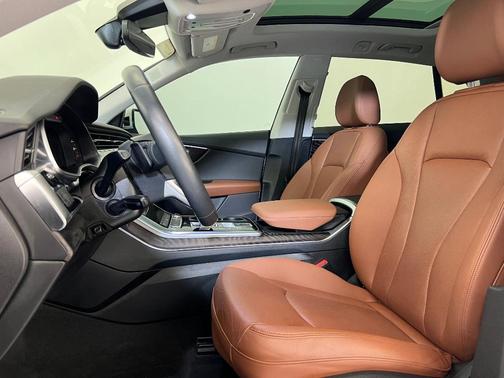 2022 Audi Q8 55 Premium Plus