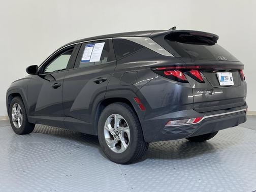 2022 Hyundai TUCSON SE