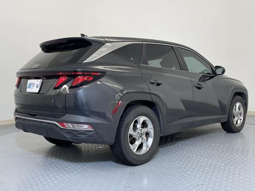 2022 Hyundai TUCSON SE