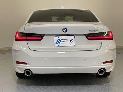 2024 BMW 330 i
