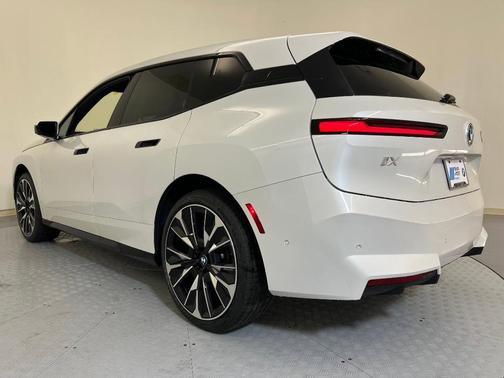 2026 BMW iX xDrive60