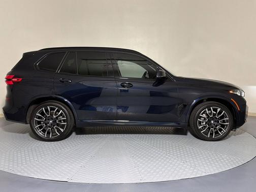 Carbon Black Metallic 2024 BMW X5 xDrive40i