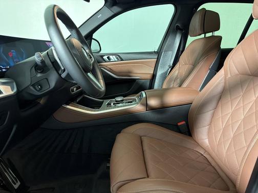 Carbon Black Metallic 2024 BMW X5 xDrive40i