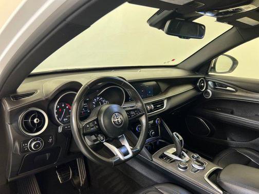 2022 Alfa Romeo Stelvio Ti