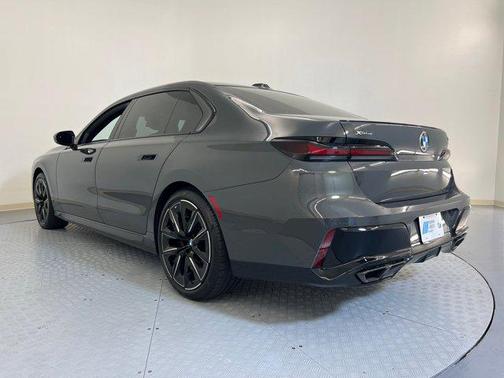 2024 BMW 760 760i xDrive