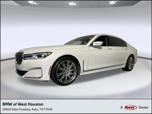 2022 BMW 740 i