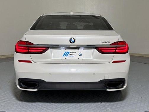Mineral White Metallic 2019 BMW 750 i
