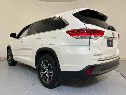 2017 Toyota Highlander LE