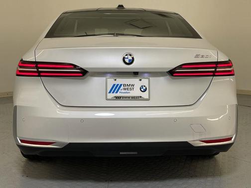 2025 BMW 530 i