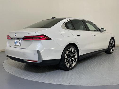 2025 BMW 530 i