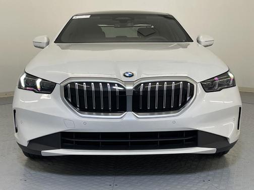2025 BMW 530 i