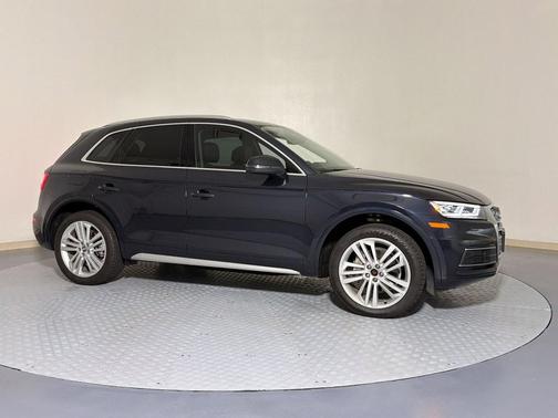 Moonlight Blue Metallic 2019 Audi Q5 2.0T Premium Plus