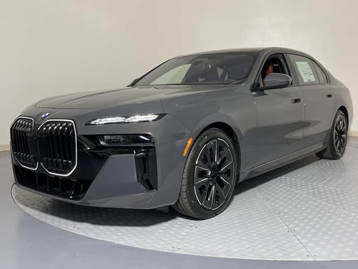 2025 BMW 760 760i xDrive