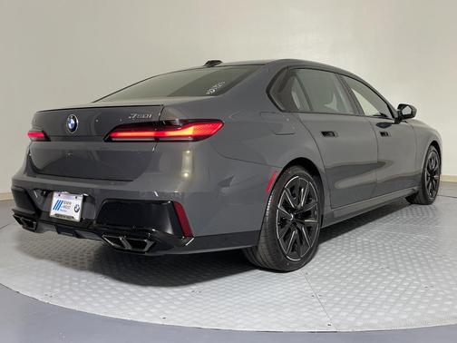 2025 BMW 760 760i xDrive