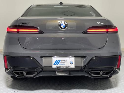 2025 BMW 760 760i xDrive