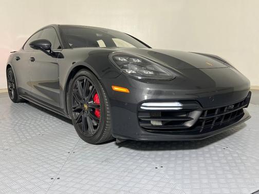 2019 Porsche Panamera GTS