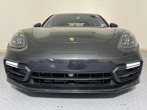 2019 Porsche Panamera GTS