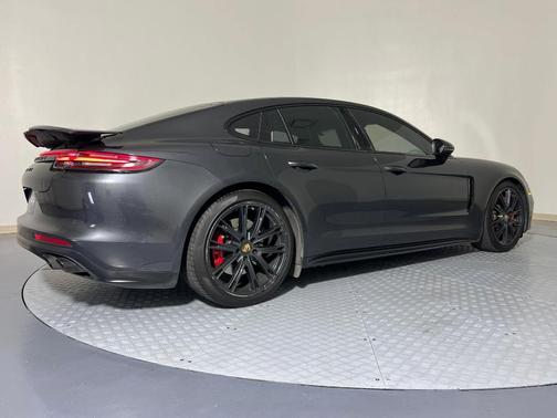 2019 Porsche Panamera GTS