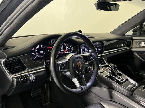 2019 Porsche Panamera GTS