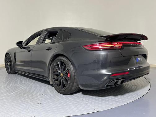 2019 Porsche Panamera GTS