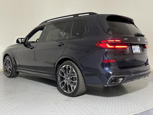 2026 BMW X7 M60i