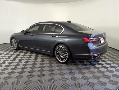 2020 BMW 740 i