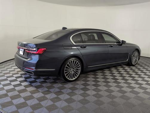 2020 BMW 740 i