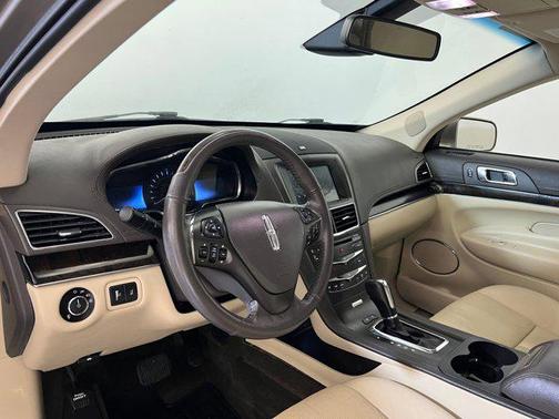 2019 Lincoln MKT Reserve