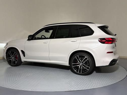 Mineral White Metallic 2026 BMW X5 M60i