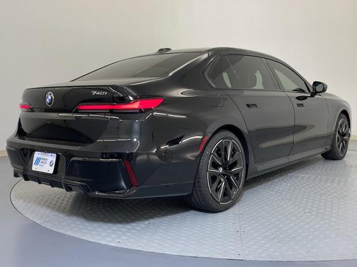 2025 BMW 740 i xDrive