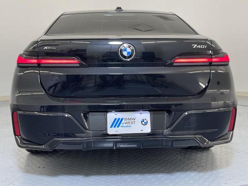 2025 BMW 740 i xDrive