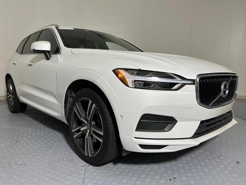 2018 Volvo XC60 T5 Momentum