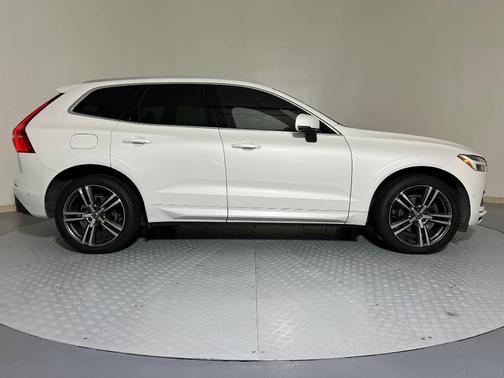 2018 Volvo XC60 T5 Momentum