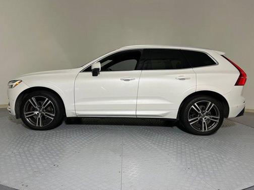 2018 Volvo XC60 T5 Momentum